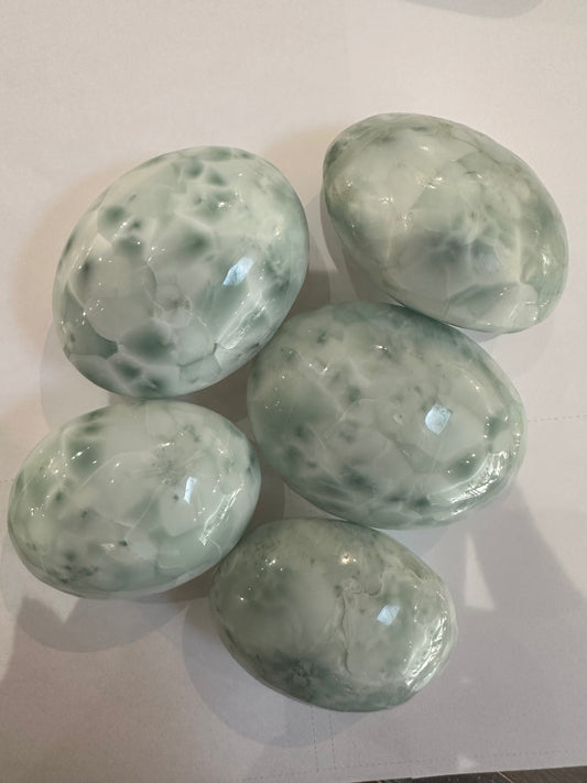 Kiwi Jasper - Palm Stone