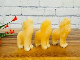 Honey comb calcite Wolf